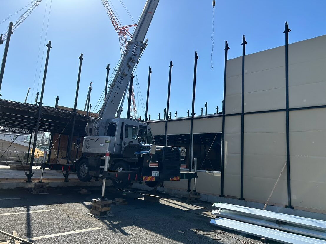 今日は壱クレーン株式会社の活躍をご紹介します！🚧✨私たちの2