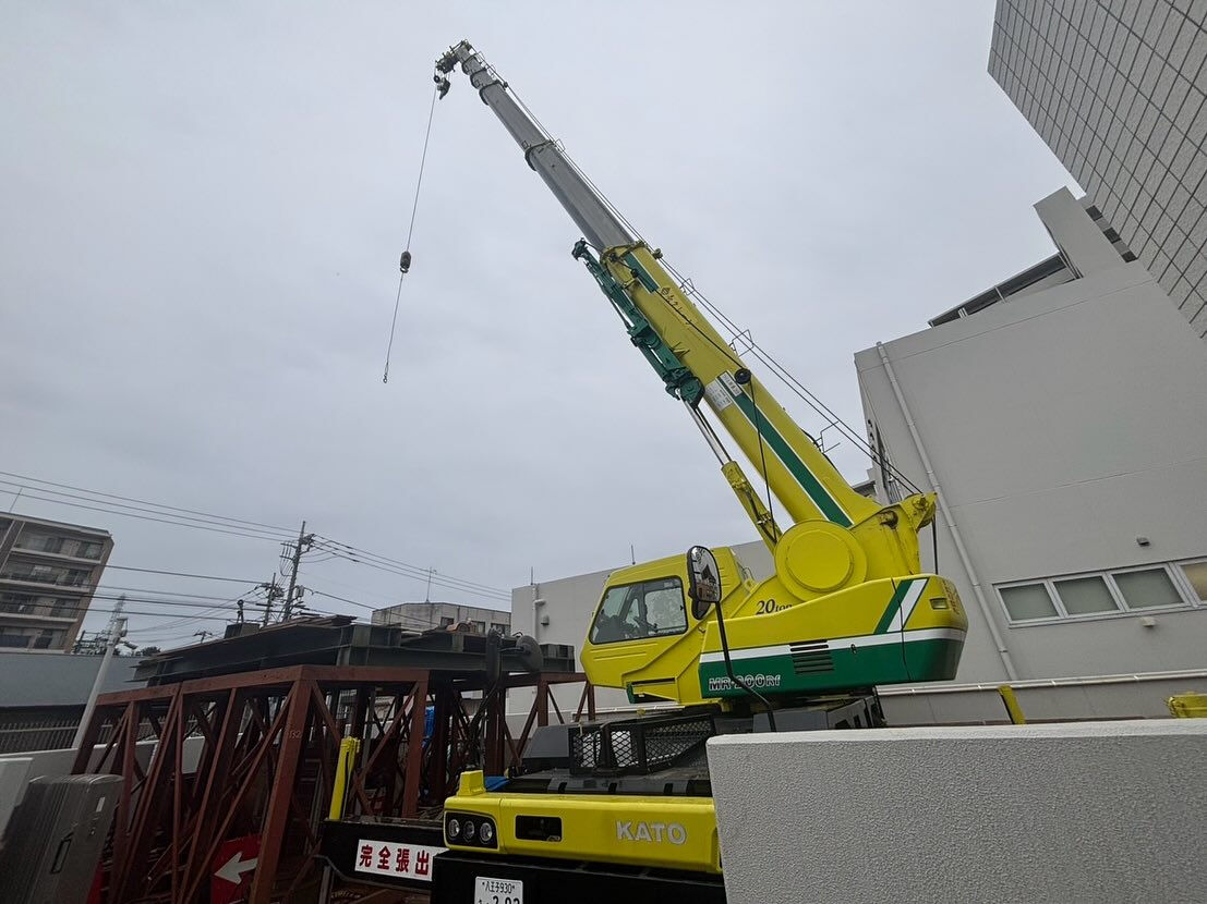 本日の壱クレーン（株）の活躍をご紹介します！🚧まずは、13ト