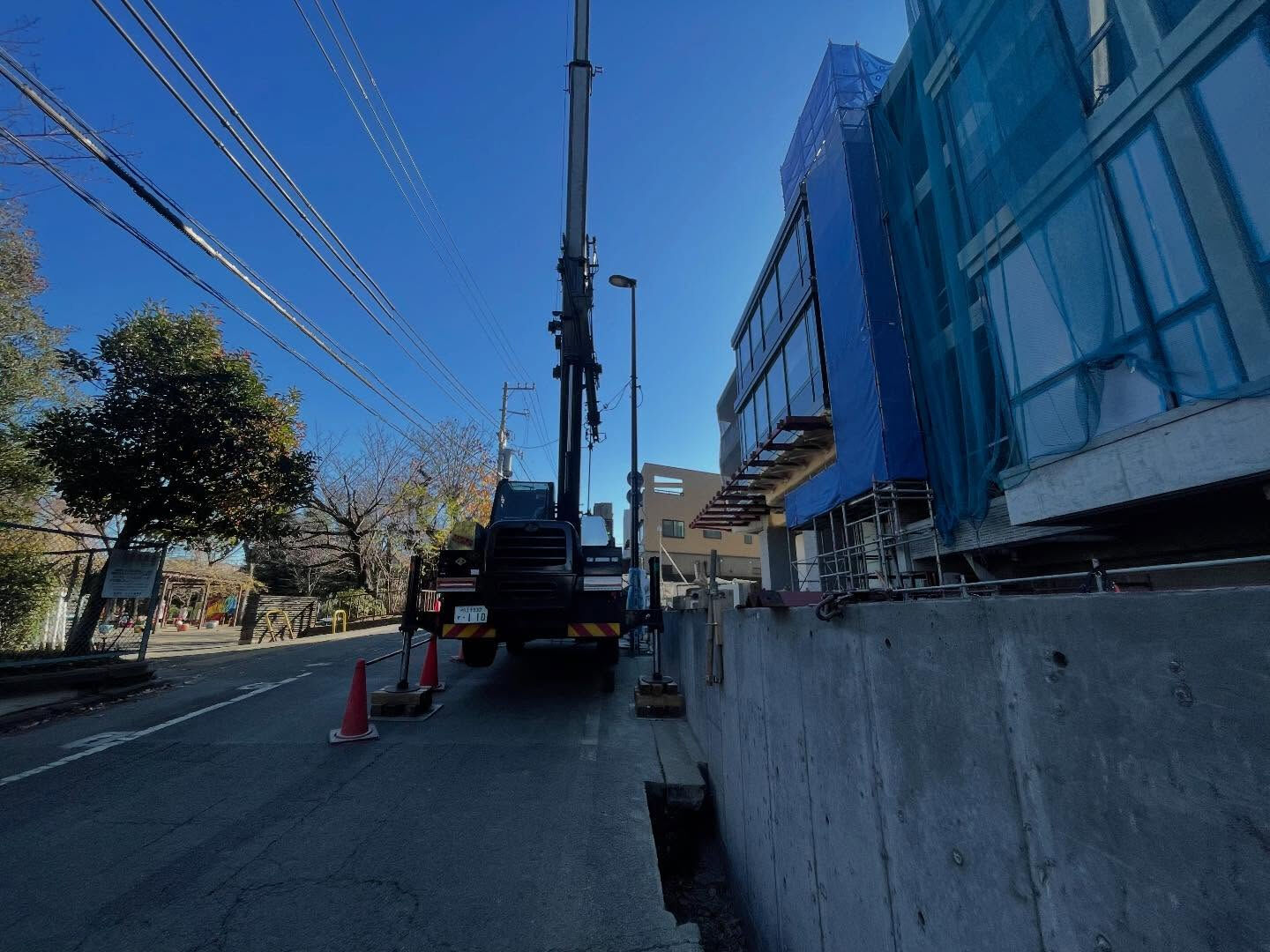 足場材、鉄筋材、鉄骨、残土埋め戻し