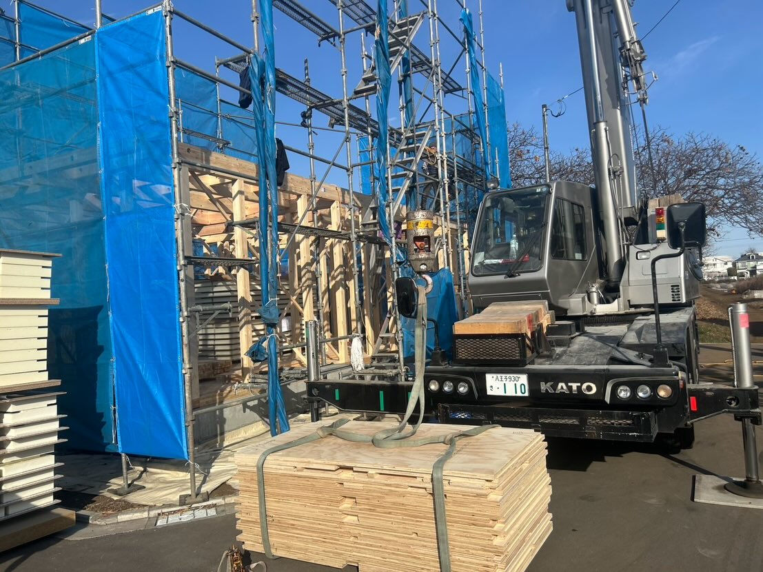 モルタル揚重、木造建て方、伐採作業、