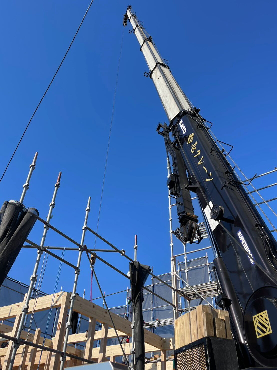 木造建て方、横田基地、朝一室外機、ユンボ荷揚げ