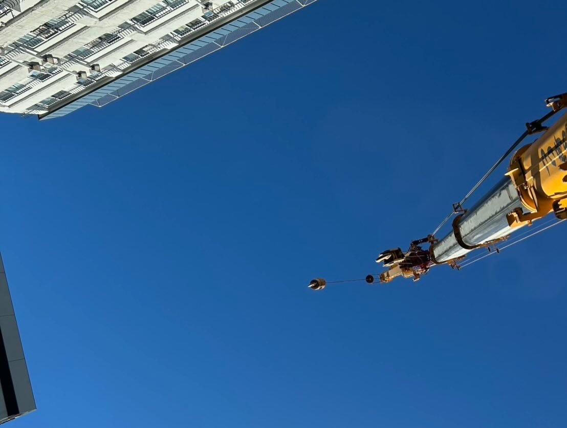 室外機、伐採、ユニットハウス、モルタル、機材、モデルハウス建