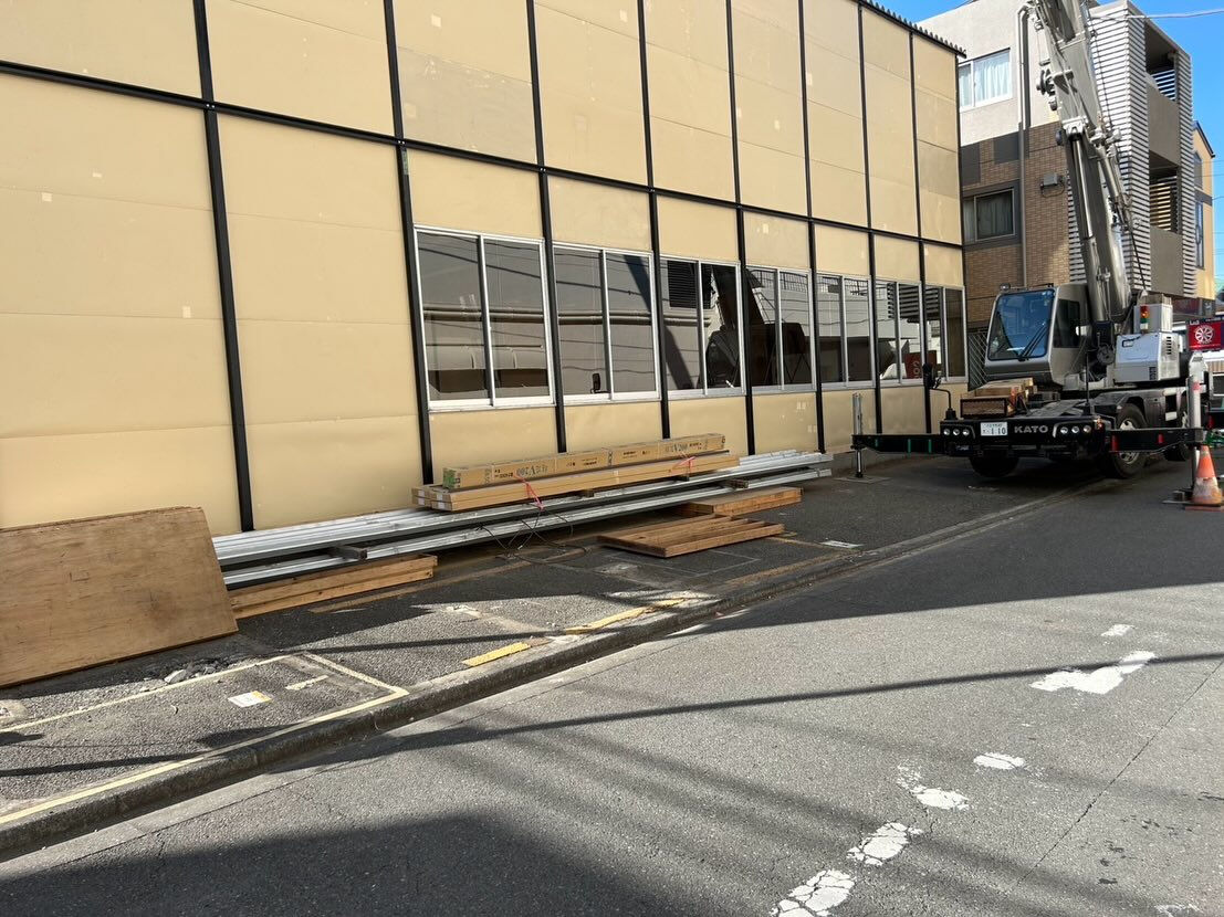 室外機、伐採、ユニットハウス、モルタル、機材、モデルハウス建