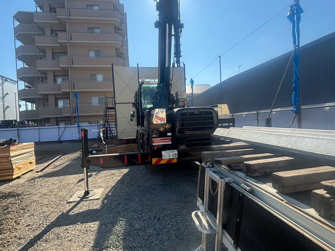 室外機、伐採、ユニットハウス、モルタル、機材、モデルハウス建
