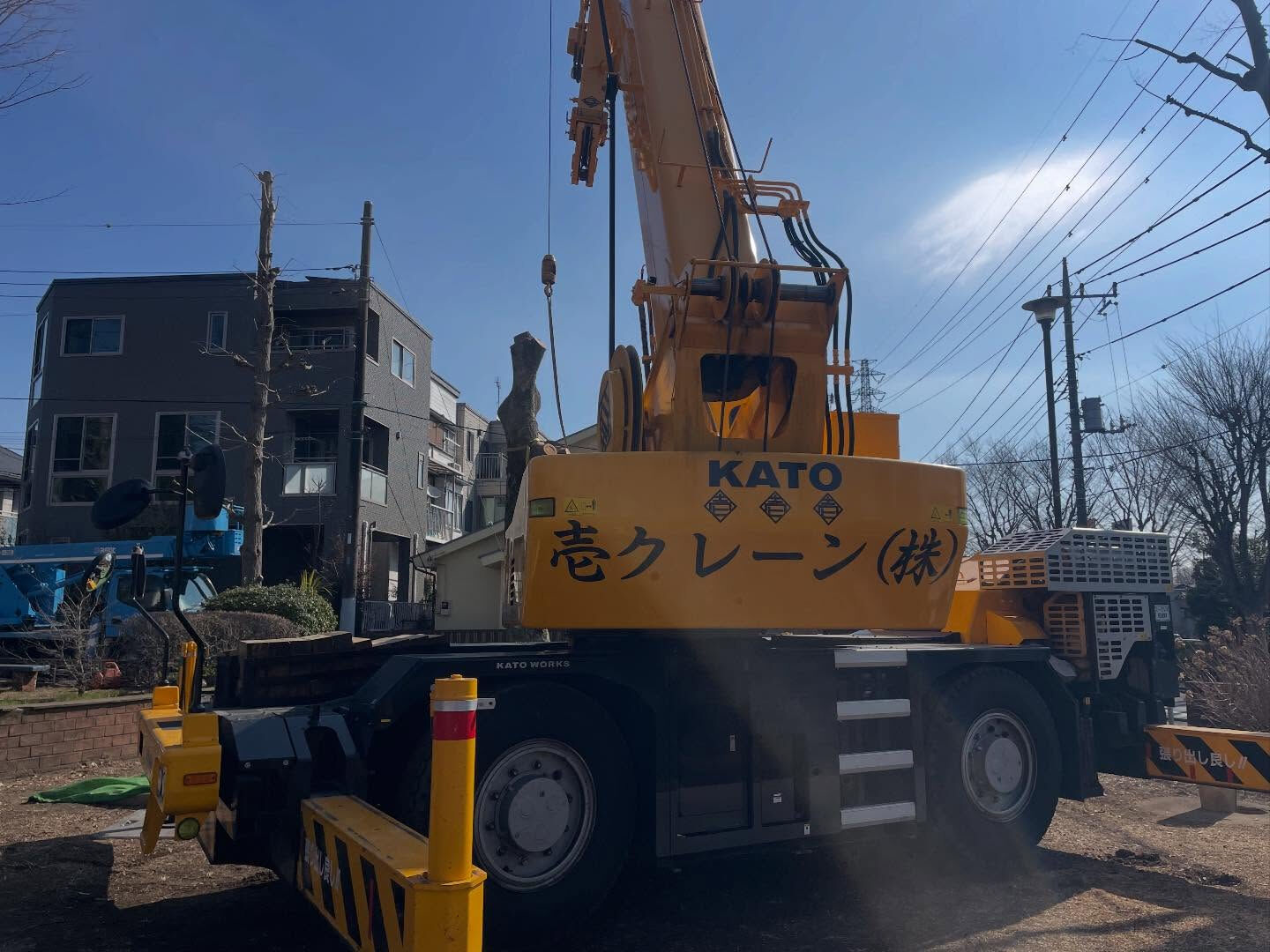 伐採作業、プレハブ建て方
