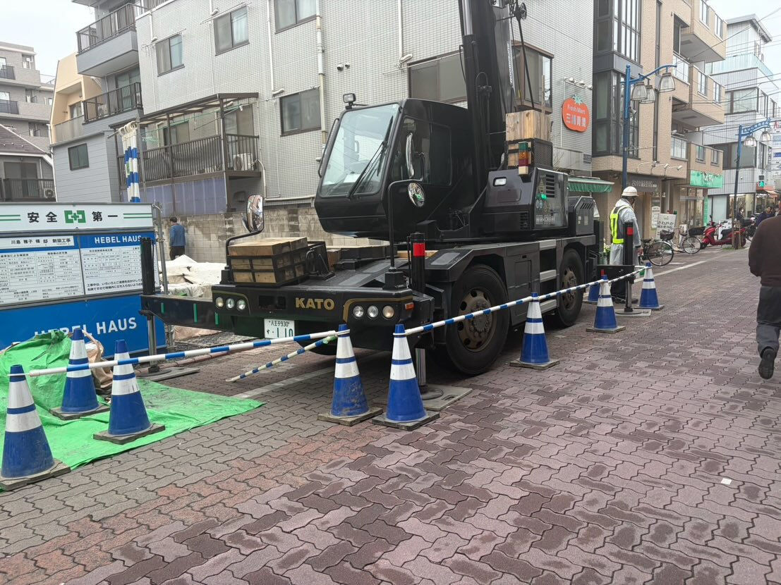 軽量鉄骨建て方、モデルルーム解体、資材揚重、多摩川、湘南台、