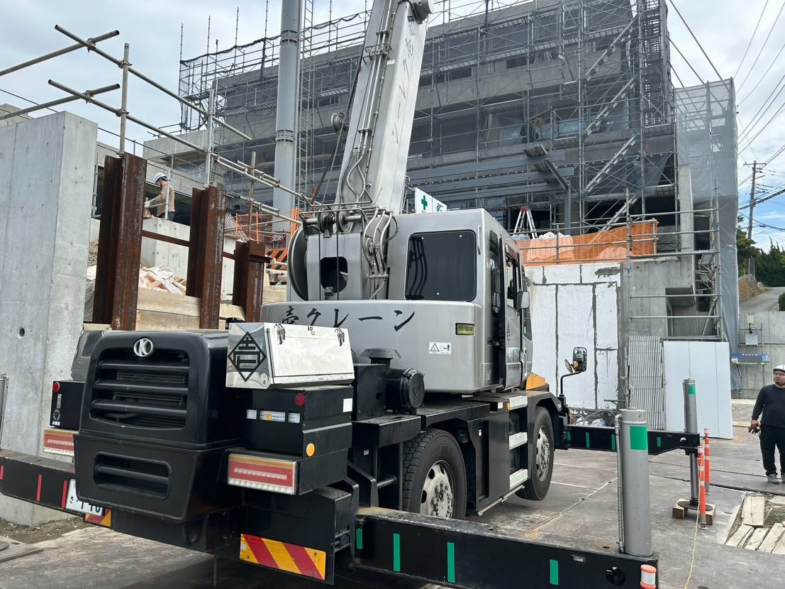 洗濯機揚重作業、屋根材荷揚げ作業、木造建て方作業