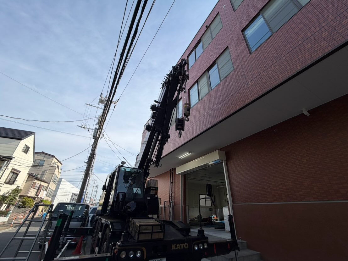 墓石基礎揚重作業、木造建て方作業、ボイラー交換作業、大型洗車