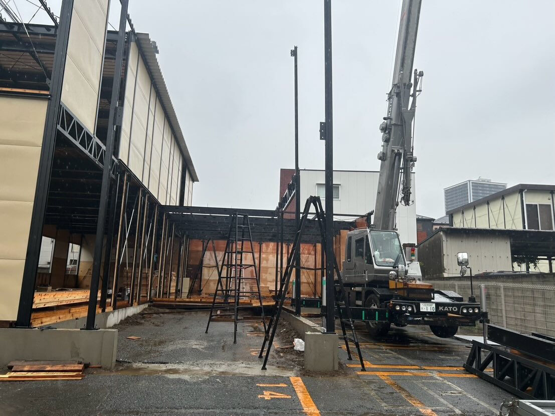 木造建て方作業、モデルルーム建て方作業、防水材荷下ろし作業、