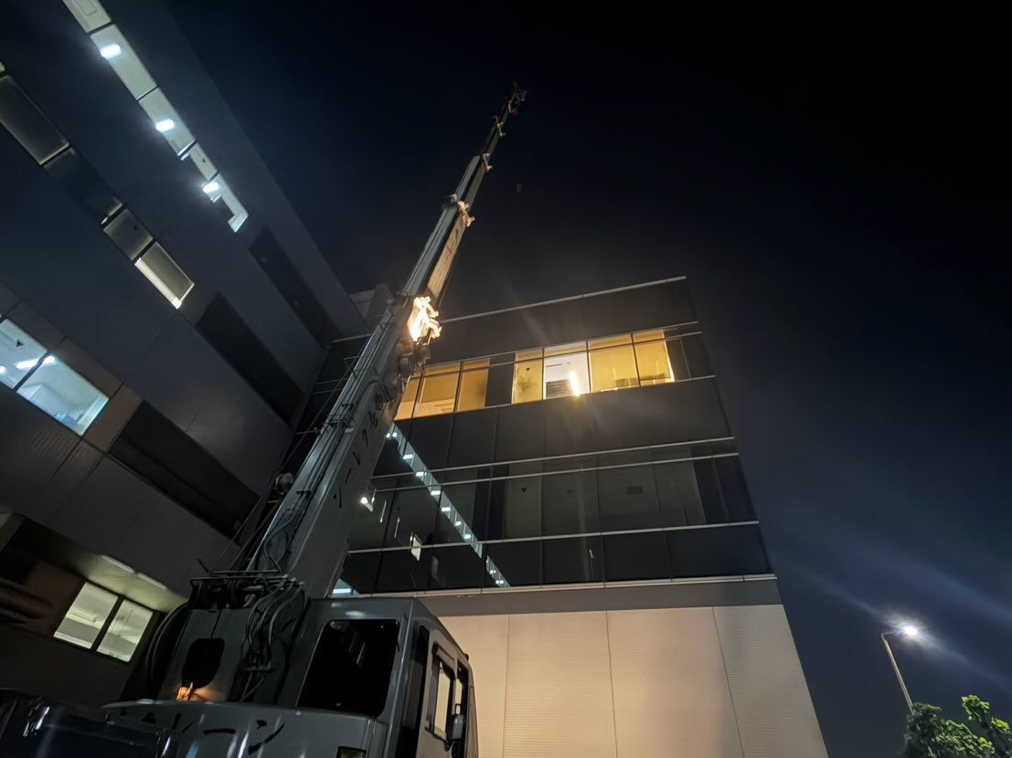 夜間室外機入れ替え作業、夜間ボックスカルバート据え付け作業、