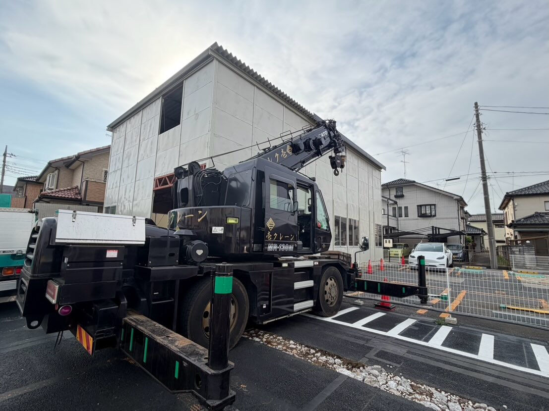 資材揚重作業、モデルルーム解体作業、機材揚重作業、木造建て方